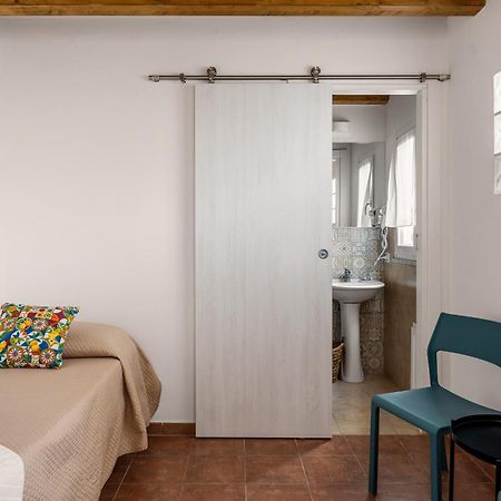 Madre Terra Apartment & Rooms 泰拉西尼 外观 照片