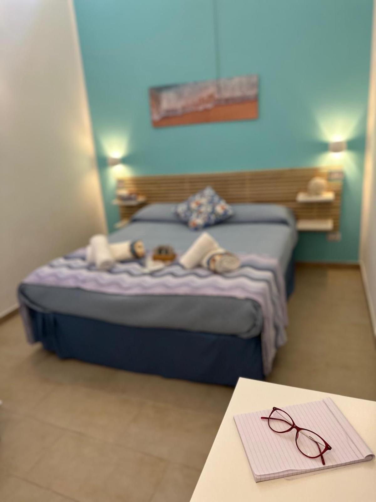 Madre Terra Apartment & Rooms 泰拉西尼 外观 照片