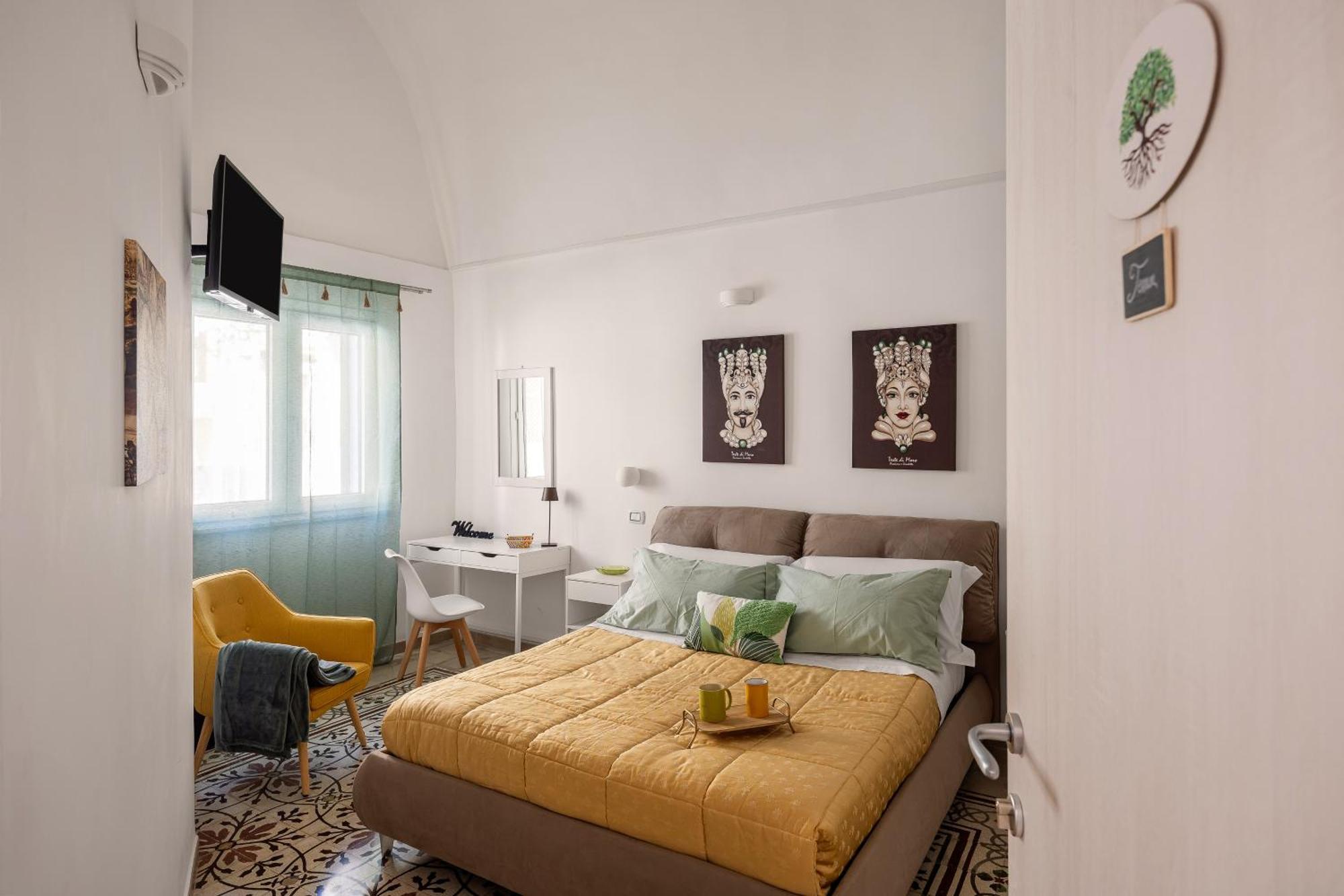 Madre Terra Apartment & Rooms 泰拉西尼 外观 照片