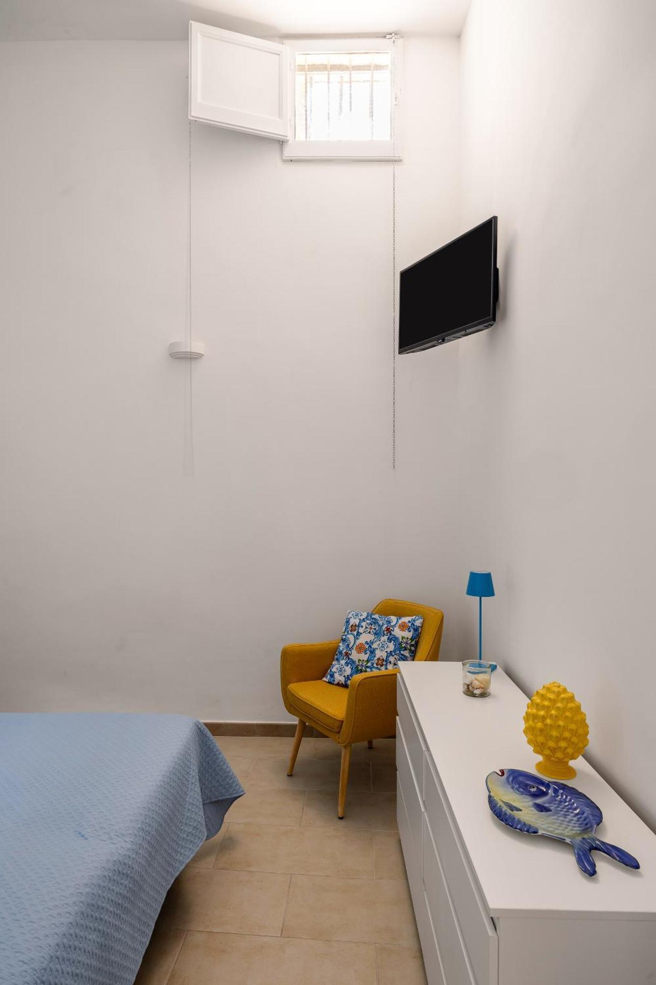 Madre Terra Apartment & Rooms 泰拉西尼 外观 照片