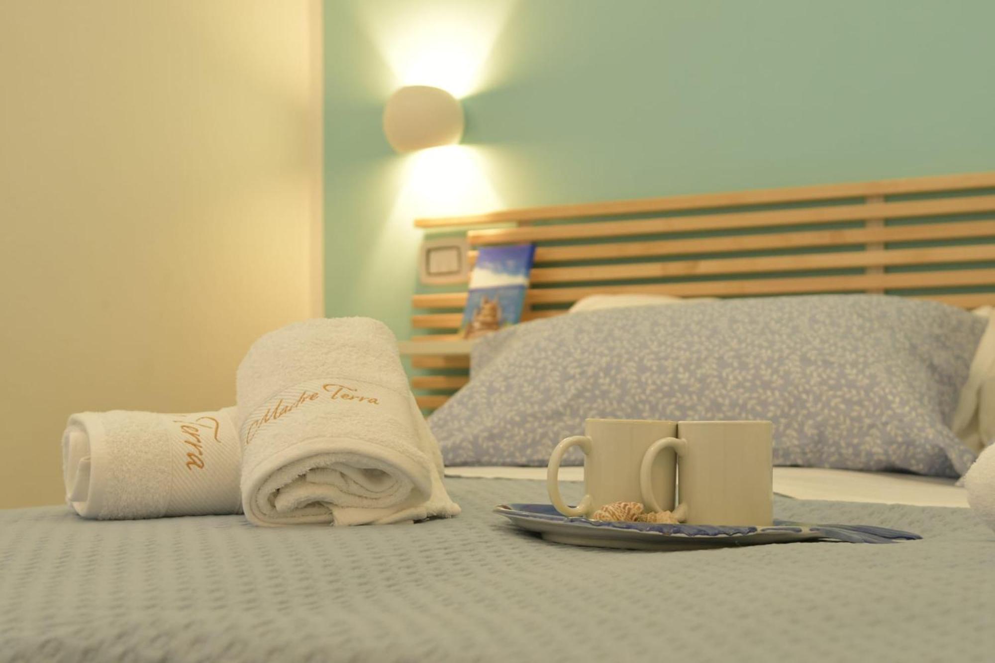 Madre Terra Apartment & Rooms 泰拉西尼 外观 照片